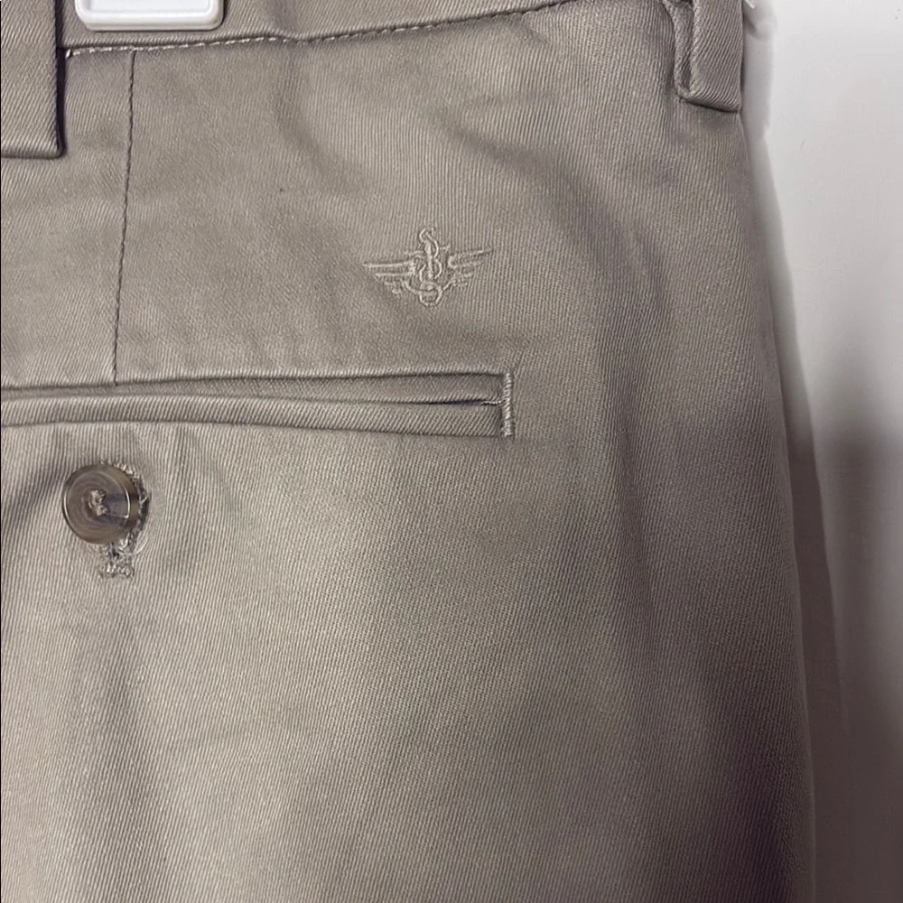 Dockers Men's Khaki Chinos